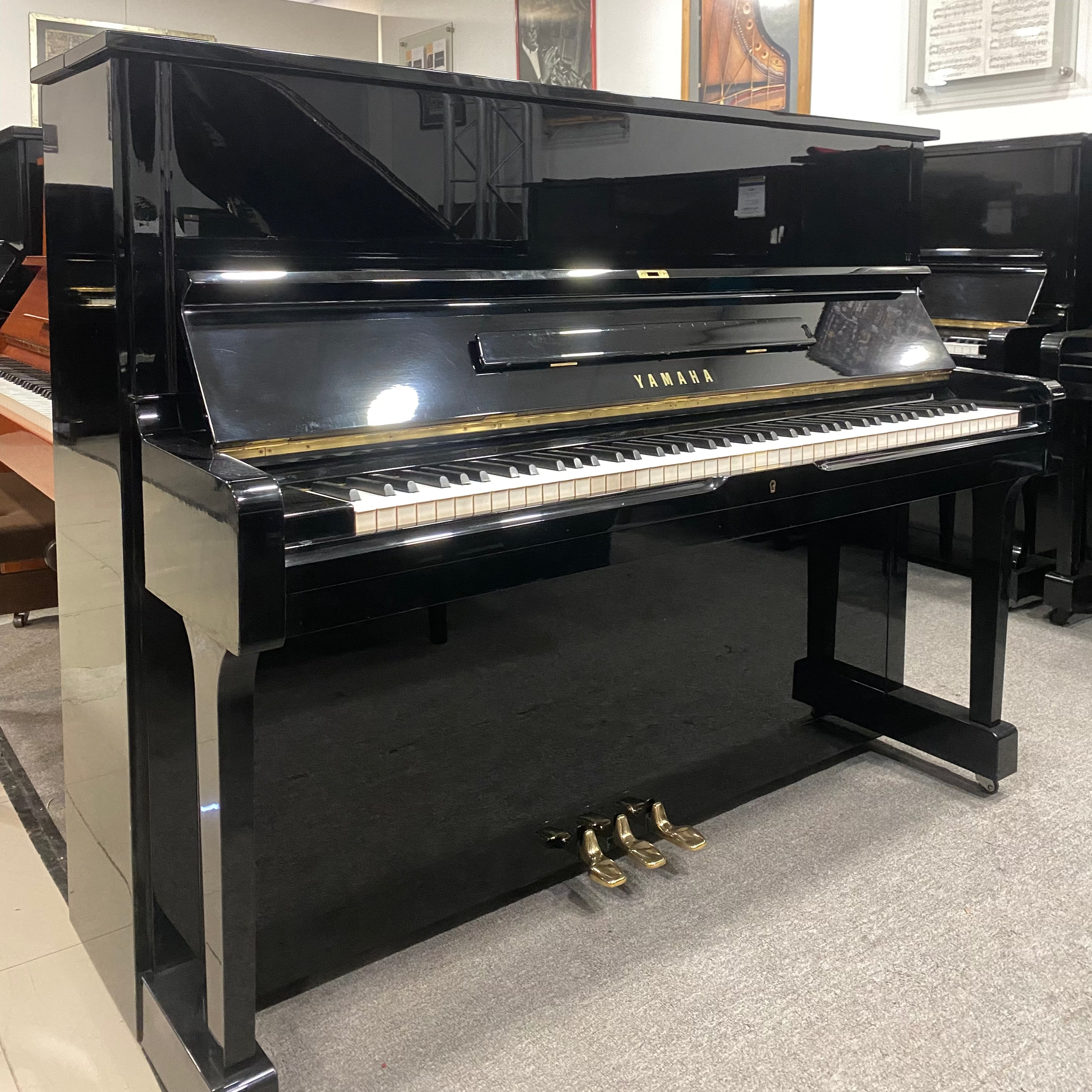 Yamaha U1H
