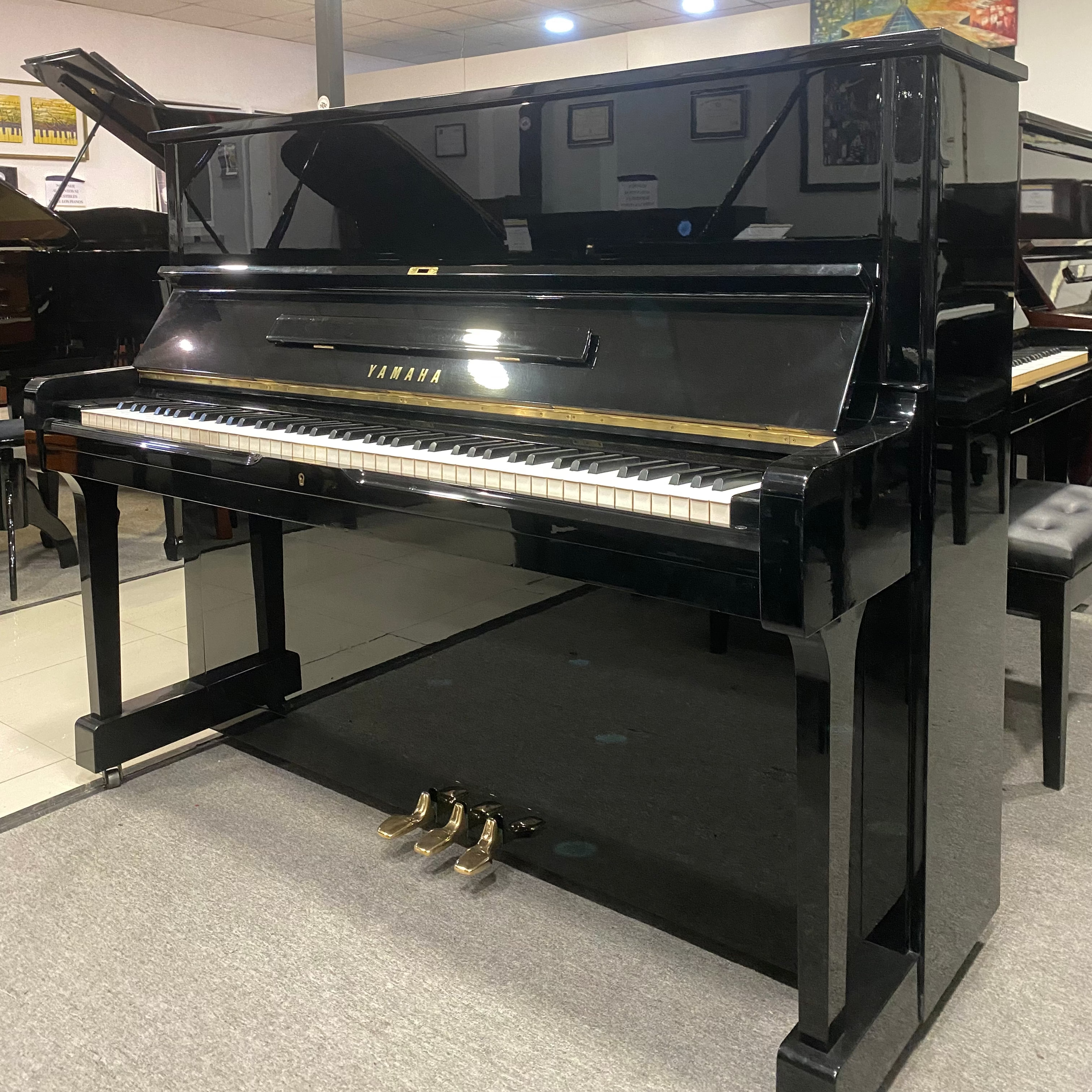 Yamaha U1H
