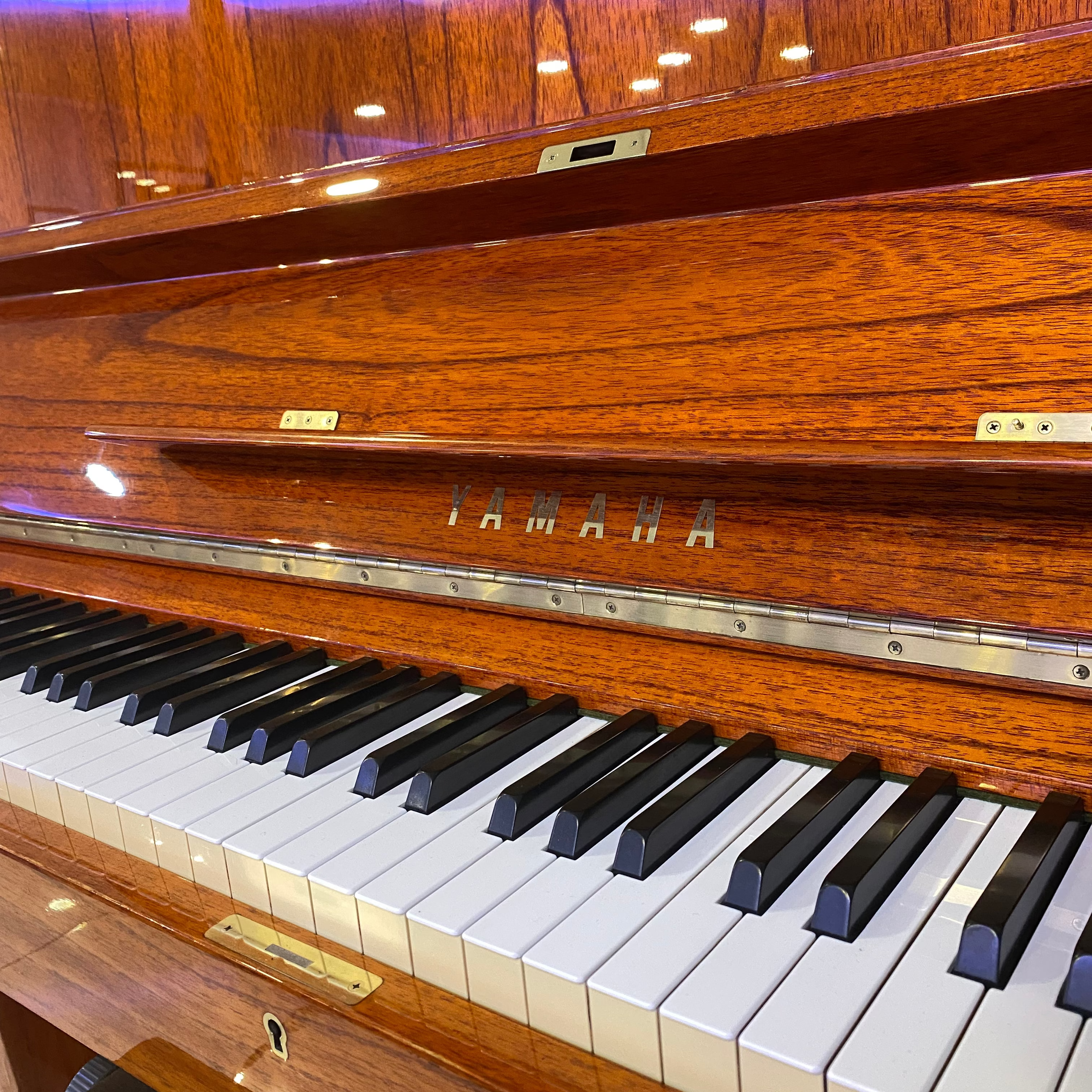 Yamaha W